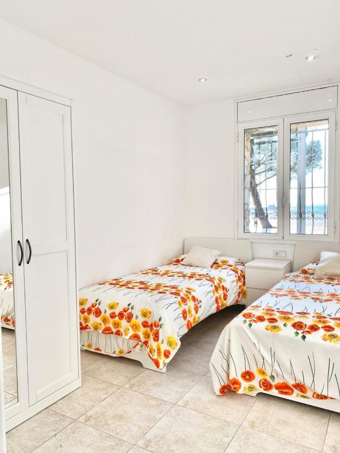 Appartement Devant La Plage Roses Exteriér fotografie