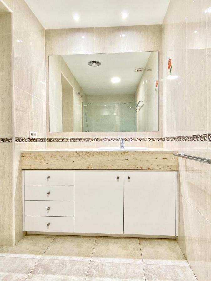 Appartement Devant La Plage Roses Exteriér fotografie